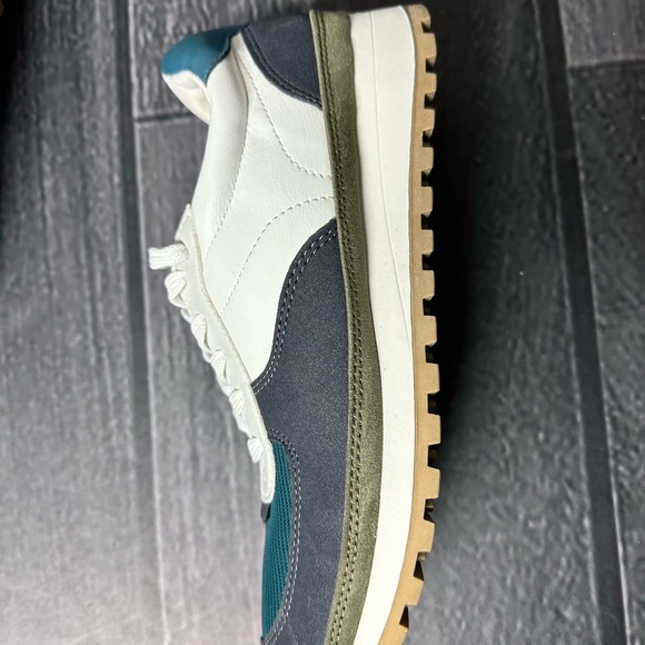 Universal Thread Womens US Shoe Size 8.5 White Green Blue - Picture 4 of 10